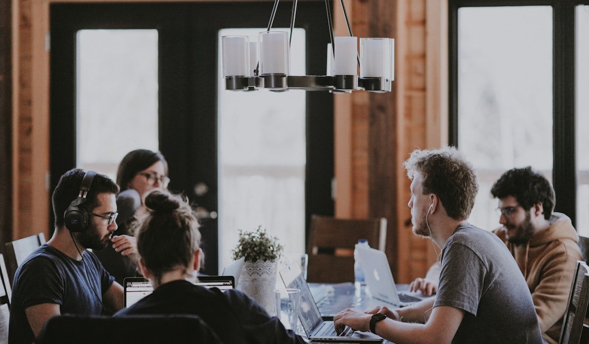 Interview panel evaluating a candidate against Amazon Leadership Principles