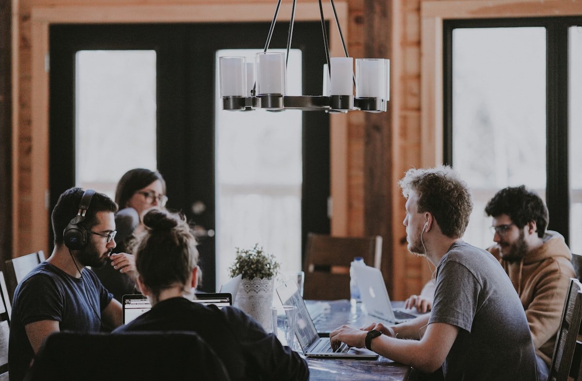 Engineer planning a four week Amazon interview preparation schedule