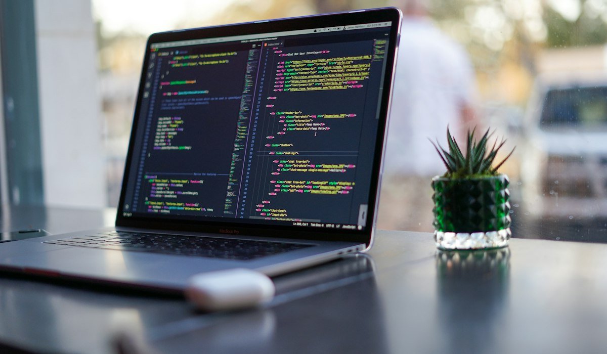 Developer laptop used for Java concurrency interview practice